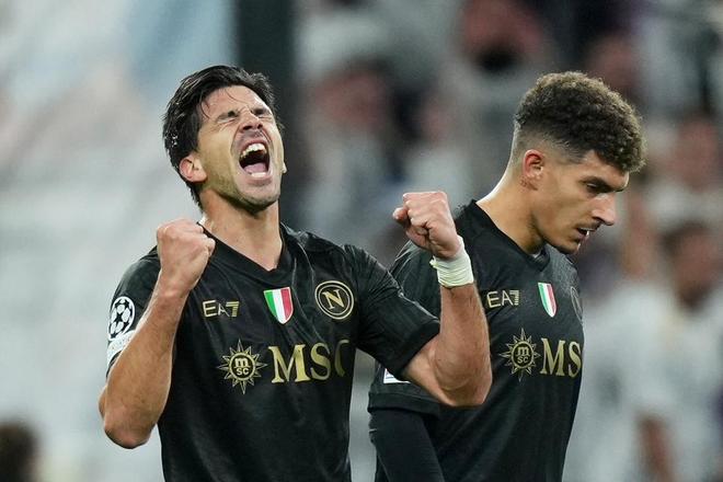 欧联窗口期再迎强敌；埃因霍温主帅复盘；主帅态度：悬念犹存；更衣室氛围转暖的简单介绍