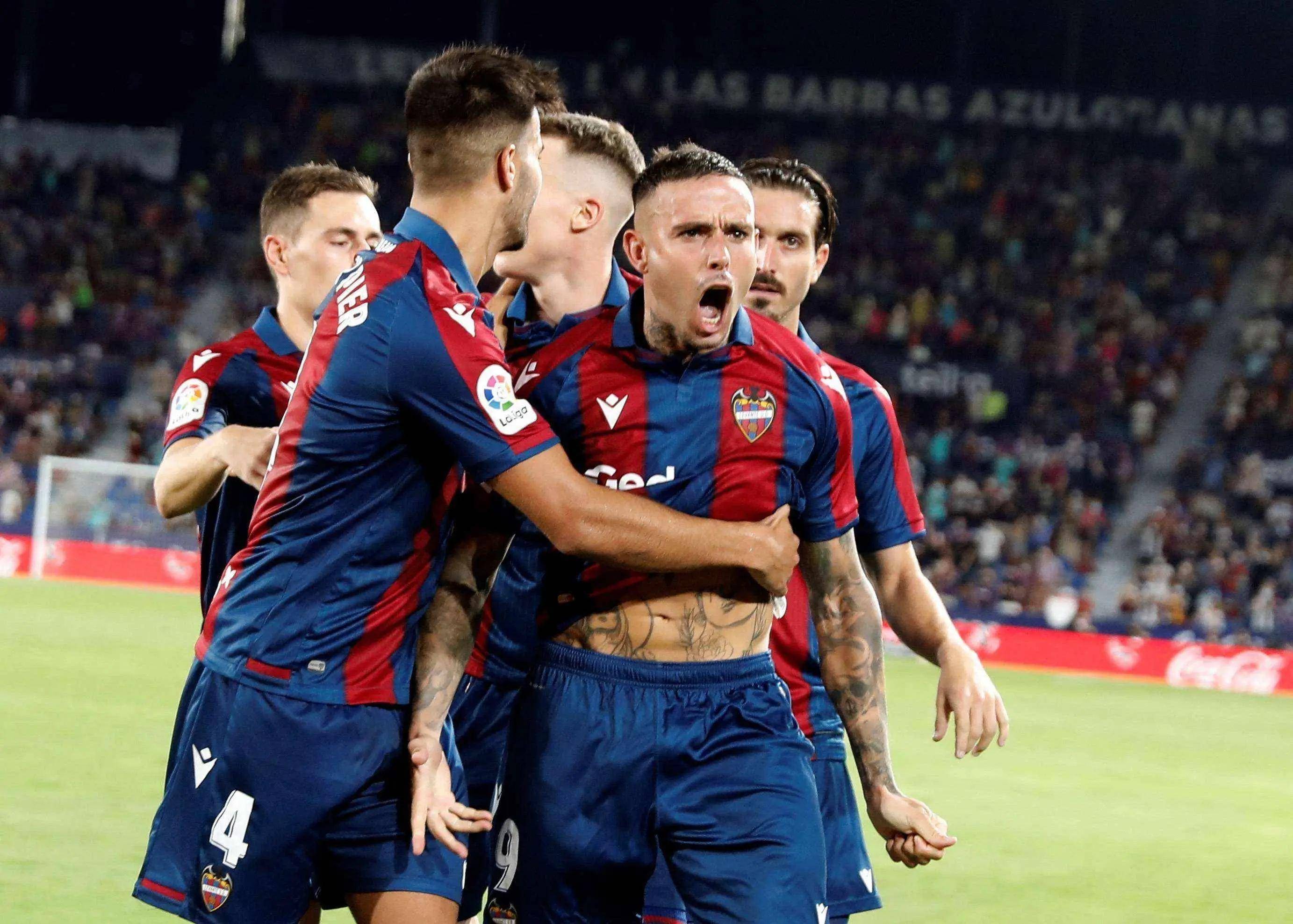 mk电竞官网 -包含清晨西甲传出新动向，圣安东尼奥马刺远射贴柱，管理层表态——信心回归，身体对抗强度拉满的词条